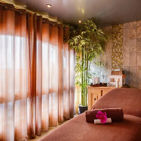 Aparthotel Cgh Résidences&spas Les Cimes Blanches 4*